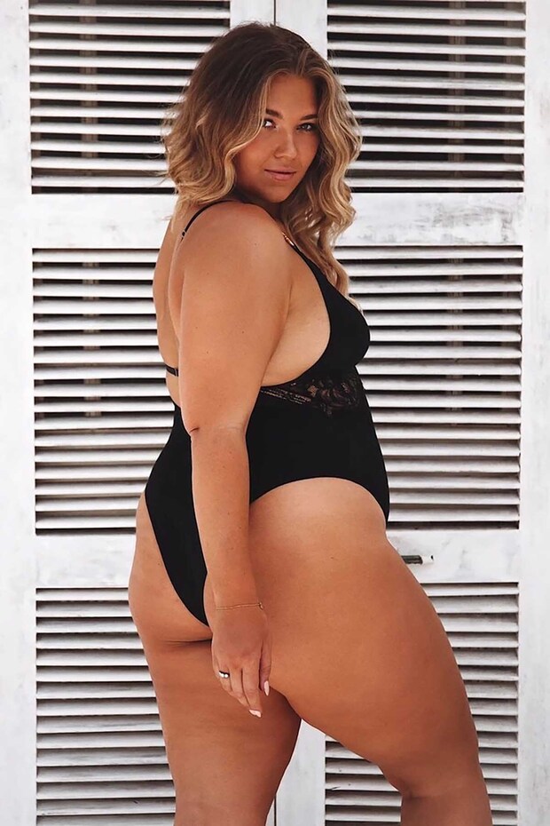 Női fekete, stílusos, különleges kialakítású, csipkés testű hálóing - 8