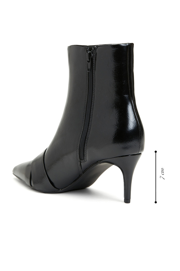 Siyah Kadın Bot - 3