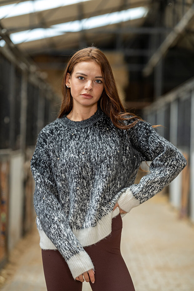 Taş Detaylı Kırçıllı Basic Kalın Kazak Siyah - 1