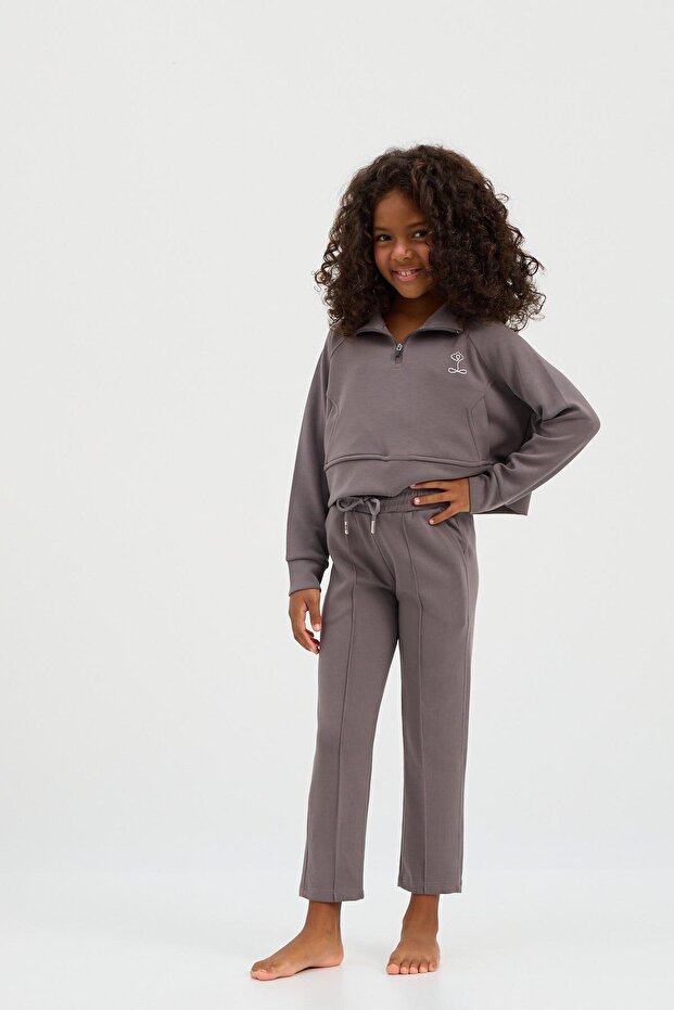 بنطال رياضي أساسي منفوش للأطفال باللون الرمادي الداكن - 1