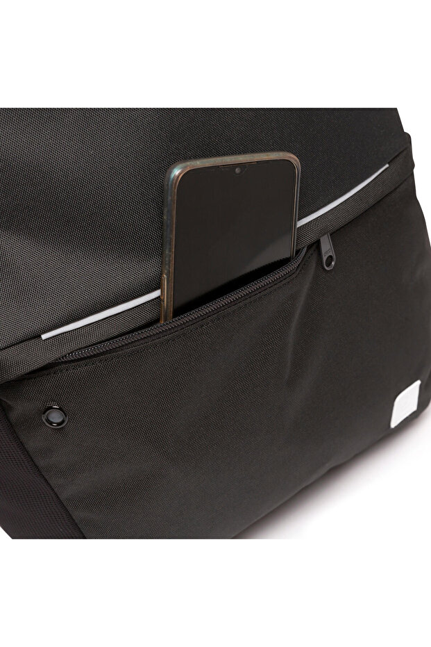 Backpack - 24 L - Black - Essential - 8