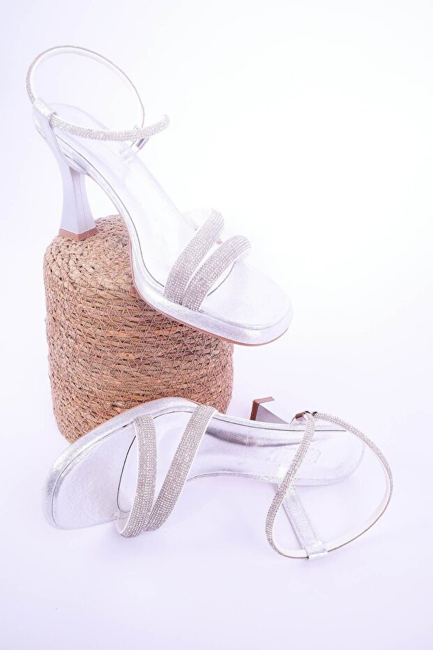 Çift Bantlı Taşlı Topuklu Ayakkabı - 5