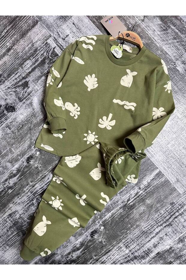 Boy's Leaf Patterned Pajama Set - 2