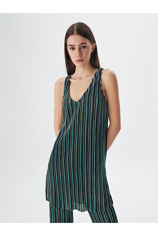 Çizgili V Yaka Elbise - 1