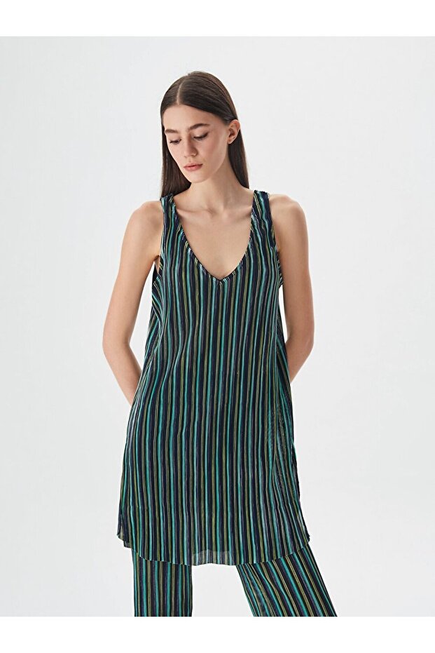Çizgili V Yaka Elbise - 3