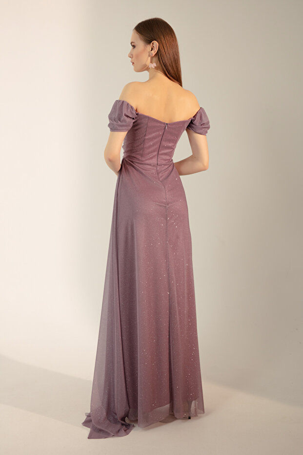 Női púdercsónakos nyakú, hasított, hosszú, csillogó estélyi ruha - 5