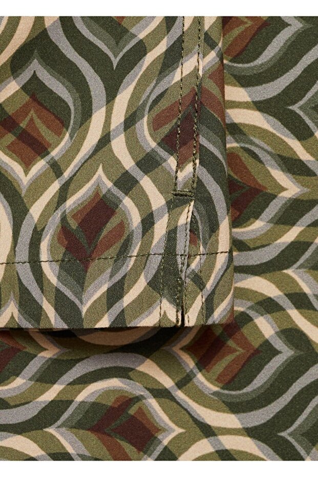 Gemustertes, drapiertes Hemd mit normaler Passform - 7