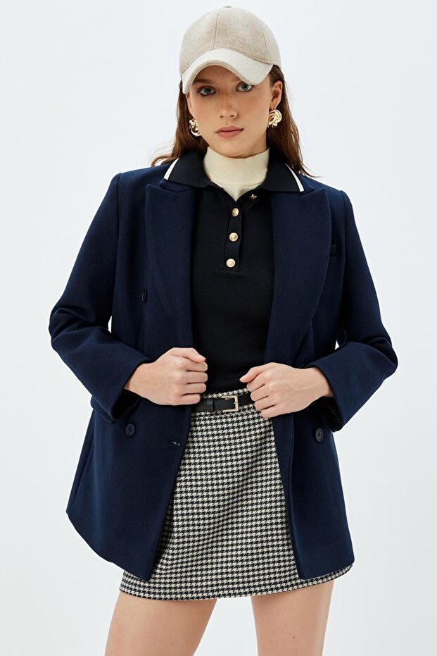 X Sima Tarkan - تنورة قصيرة منقوشة بنقشة Houndstooth مع شورت وحزام وطيات مفصلة 5WAK70025UW