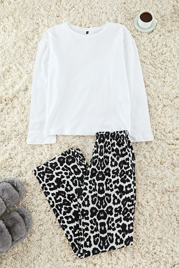 Beyaz-Siyah Leopar Desenli Örme Pijama Takımı THMAW25PT00100 - 5