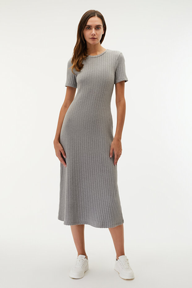 A Form Short Sleeve Long Dress