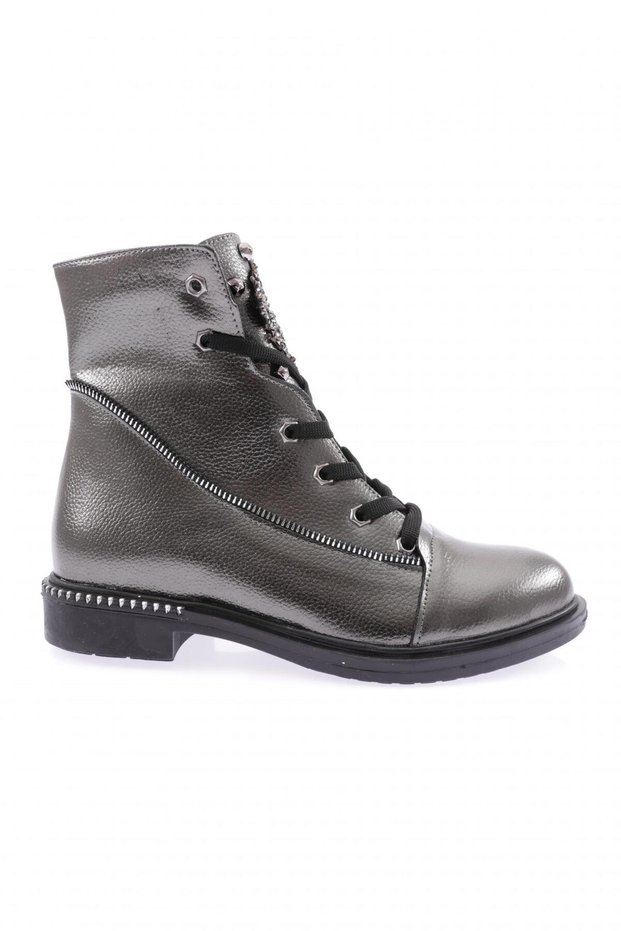Pmk422-K2101-22K Women's Round Toe Lace-Up Sole Boots with Stones on the Front