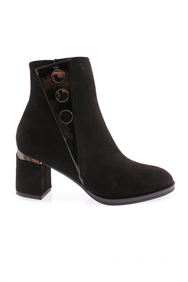 406 Women's Row Buckle Side Zipper Heeled Boots Black Suede