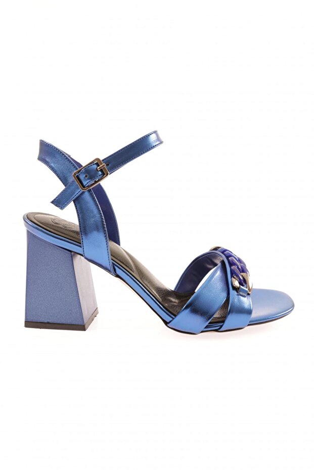 847-23Y Women's Cross Strapped Twisted Accessory Heeled Sandals