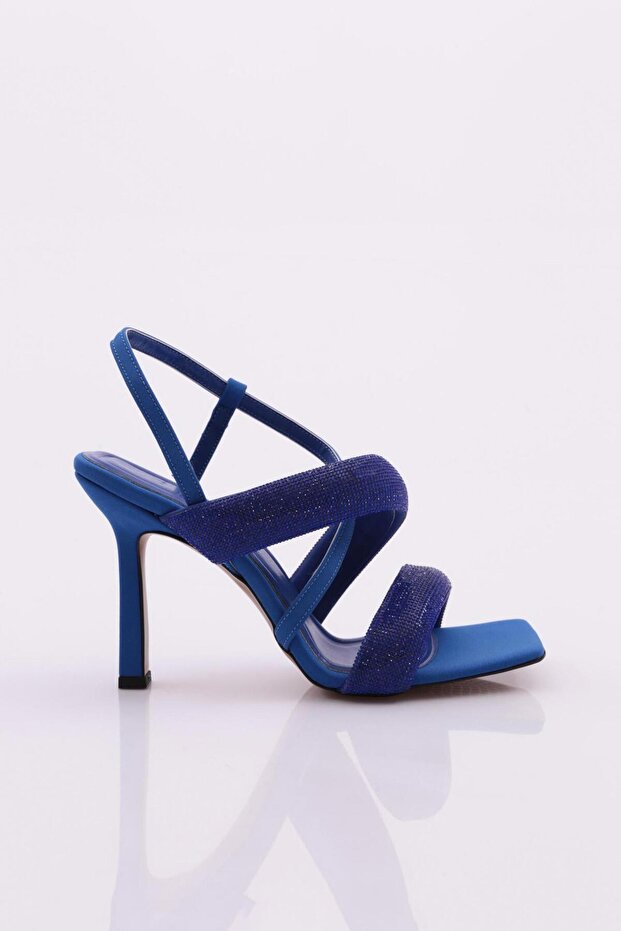 Women's Thick Rowed and Cross-Strapped Silver Stone Heeled Shoes Sax Satin 314333210