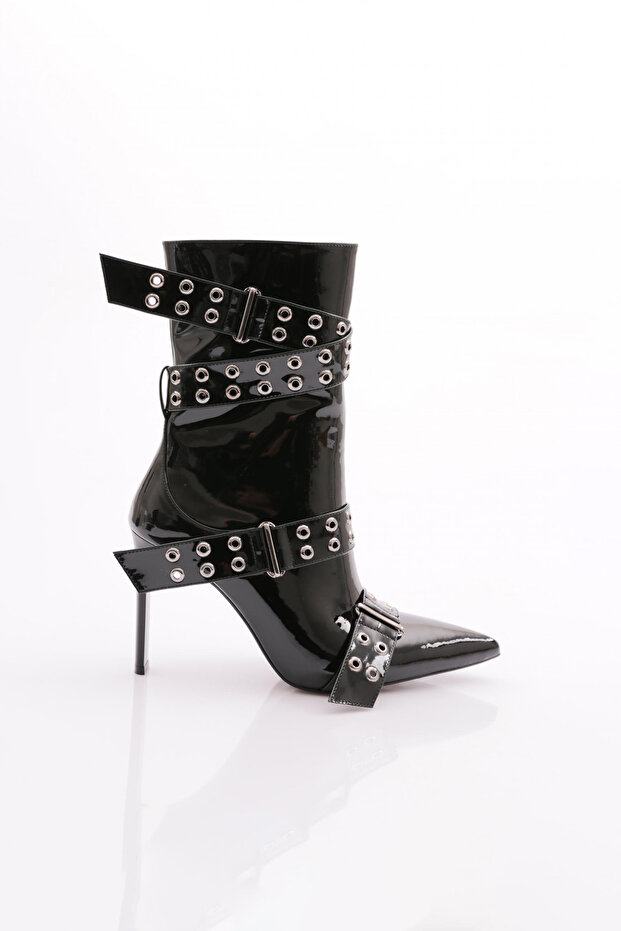 5285 Women's Hole Belt Detailed Heeled Boots