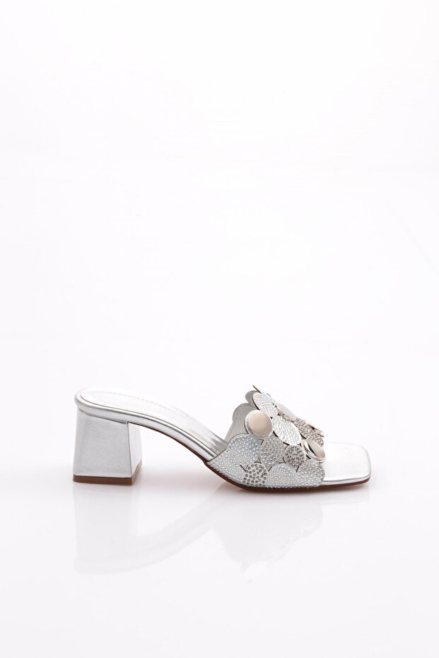 Women's Stone Decorated Heeled Slippers Silver Metallic 2121662621