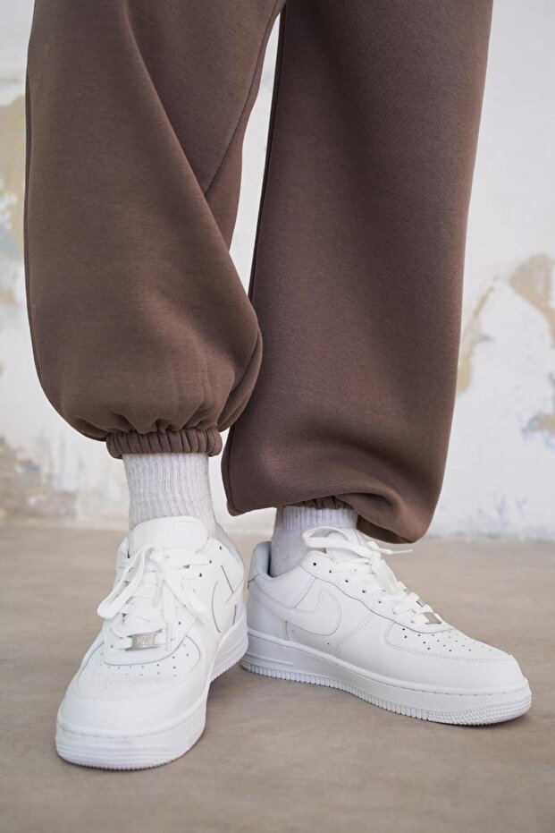 بدلة رياضية مطاطية كبيرة الحجم ذات ساق أساسية مريحة باللون البني الفاتح - 4