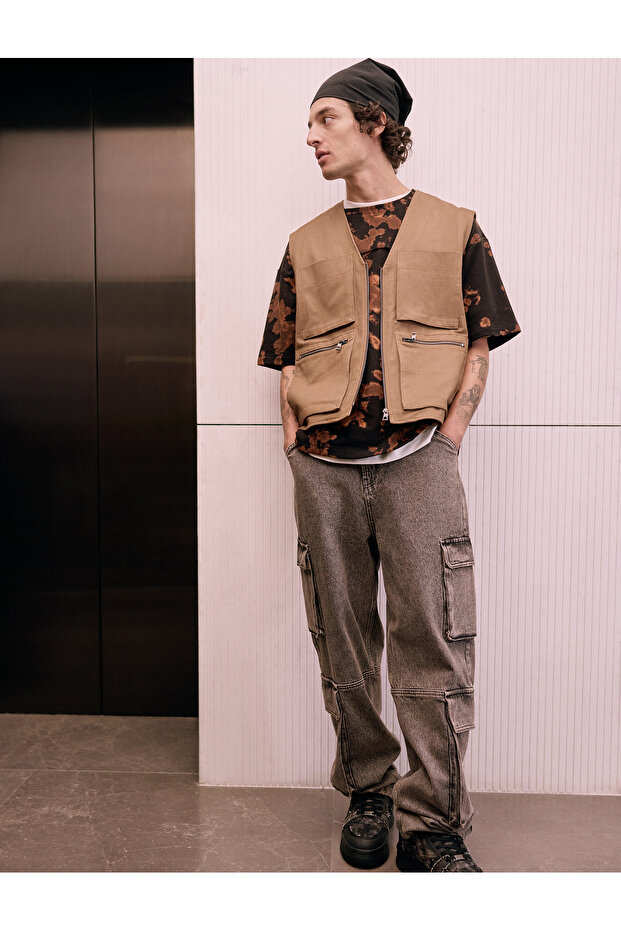 Loose Fit Jeans with Cargo Pockets, Washable and Buttoned