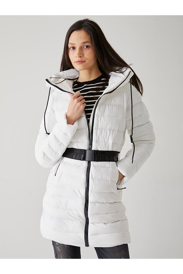 Kemerli Beyaz Ceket - 2