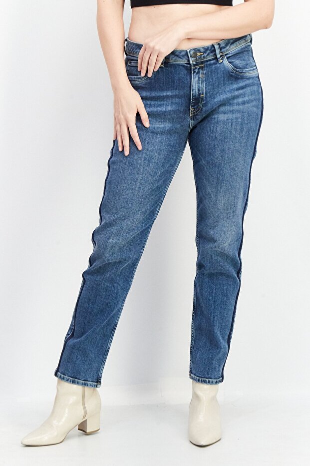 Kadın Slim Fit Yıkanmış Kot Pantolon, Mavi