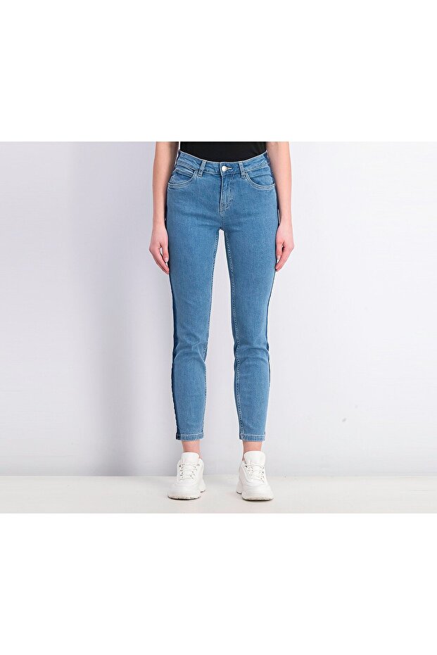 Kadın Slim Fit Yıkanmış Esnek Kot Pantolon, Açık Mavi