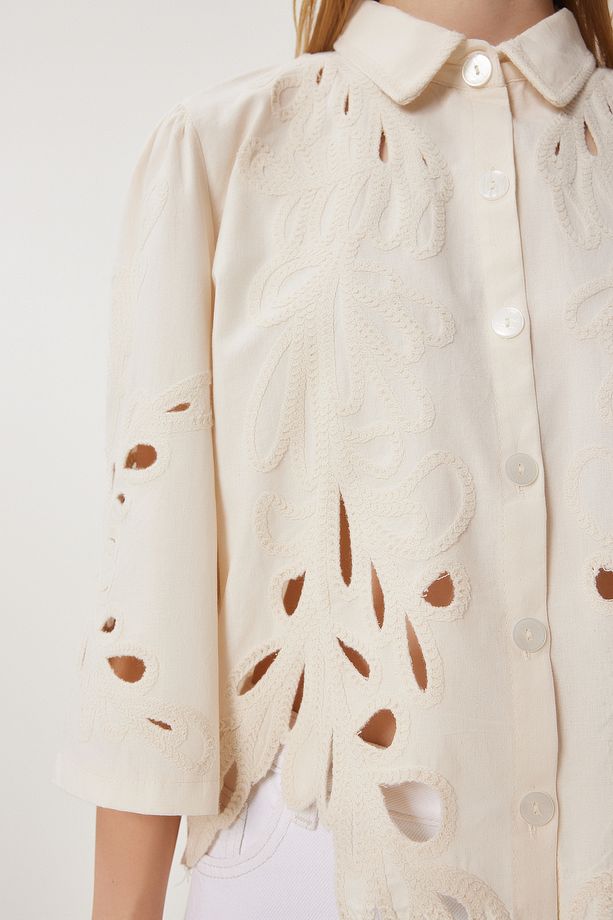 Kadın Krem Ajurlu Dantel İşlemeli Crop Poplin Gömlek QS00010 - 4