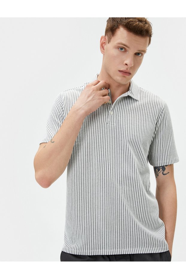 Polo Neck T-Shirt Short Sleeve Button Detailed