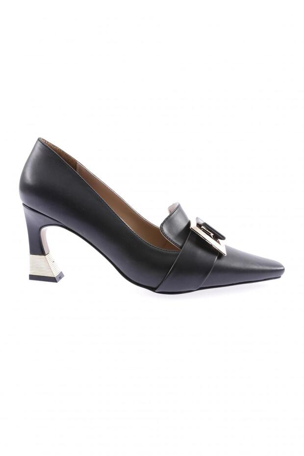 Women's Goblet Heeled Shoes with Metal Accessories Black 41262821