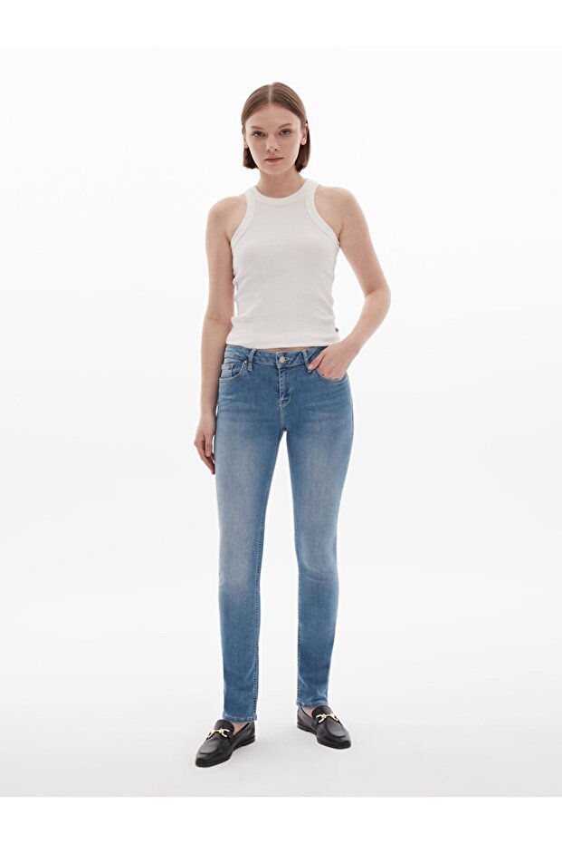 Aspen Y Skinny Leg Mid Rise Jean Trousers