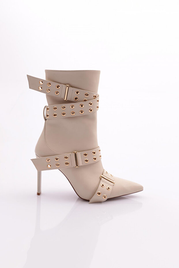5285 Women's Hole Belt Detailed Heeled Boots