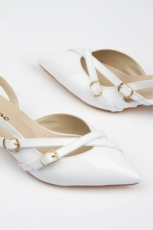 Women's Low Heeled Shoes
