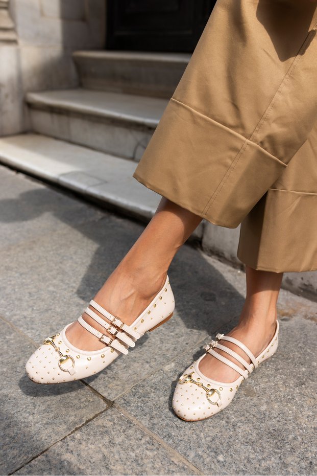 Gocic Women Beige Troque Shoes
