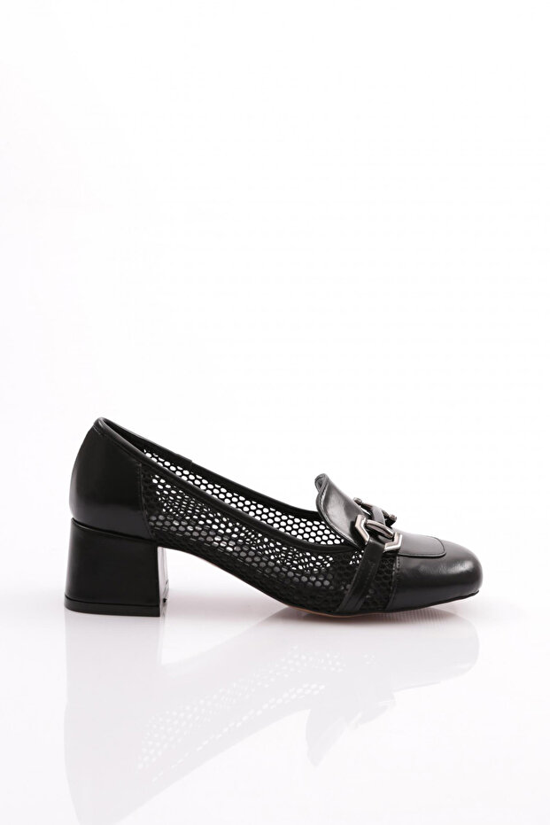 6552 Women's Heeled Shoes with Metal Accessories