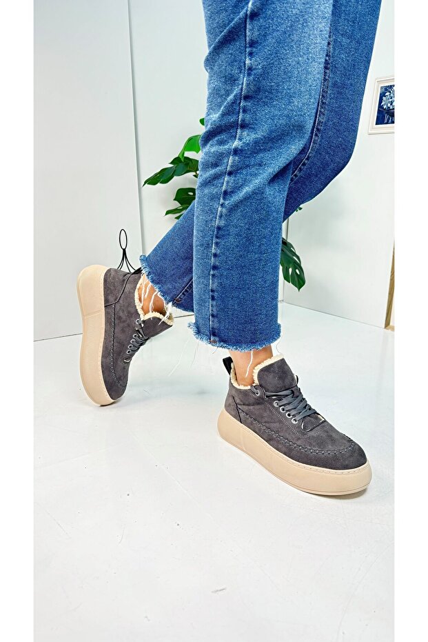 Günlük Kadın Gri Bot Bağcıklı Yüksek Kalın Tabanlı Kürklü Oval Burunlu Süet Hafif Bootie 1701 - 3