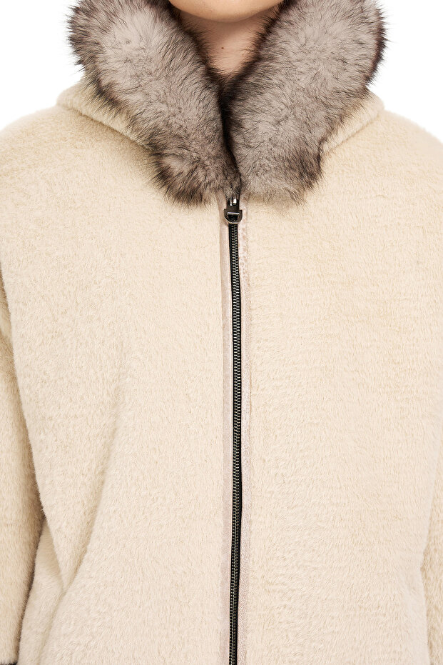 Triko Detaylı Kapüşonlu Mont - 6