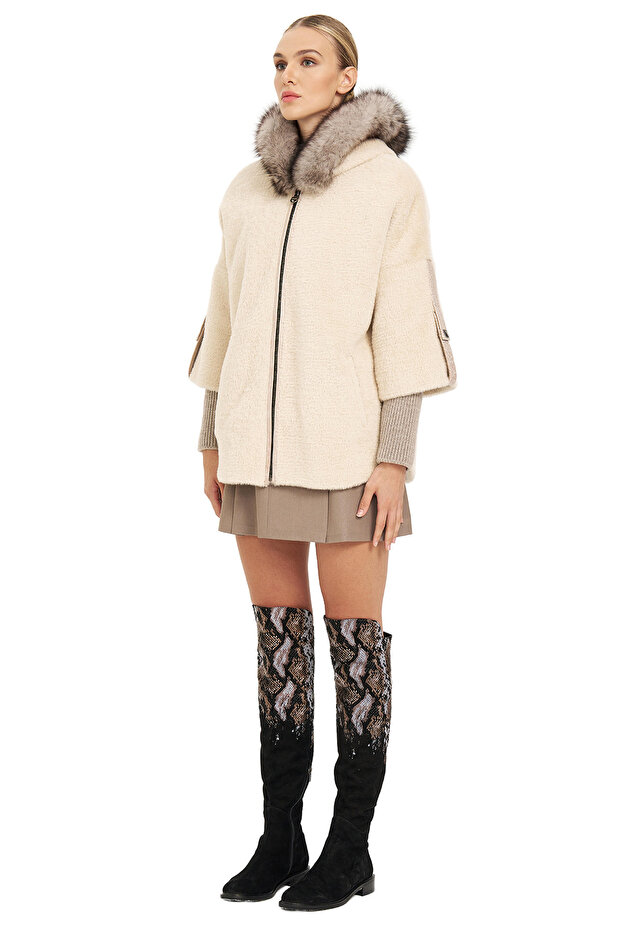 Triko Detaylı Kapüşonlu Mont - 3