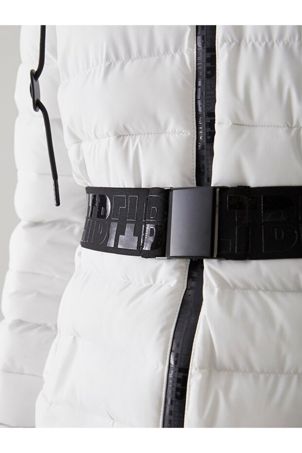 Kemerli Beyaz Ceket - 5