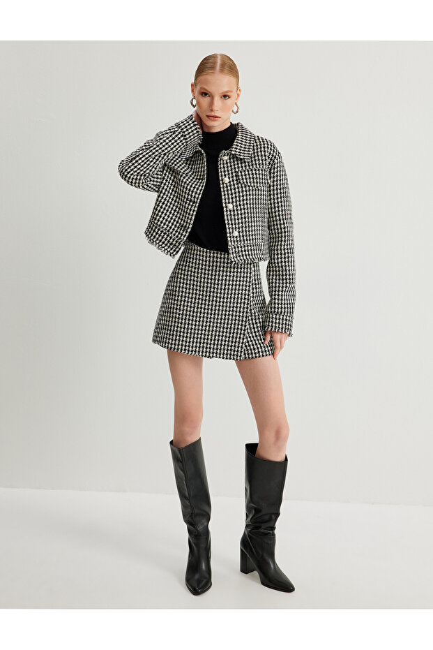 Houndstooth Print Pearl Buttoned Tweed Crop Jacket
