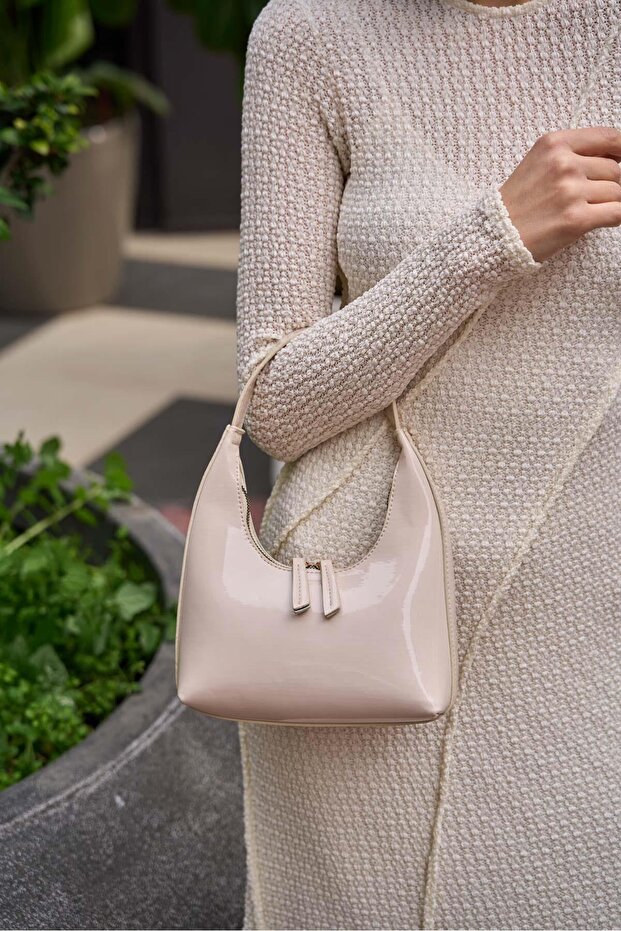 Cream Patent Leather Women's Double Zipper Baguette Hand and Shoulder Bag