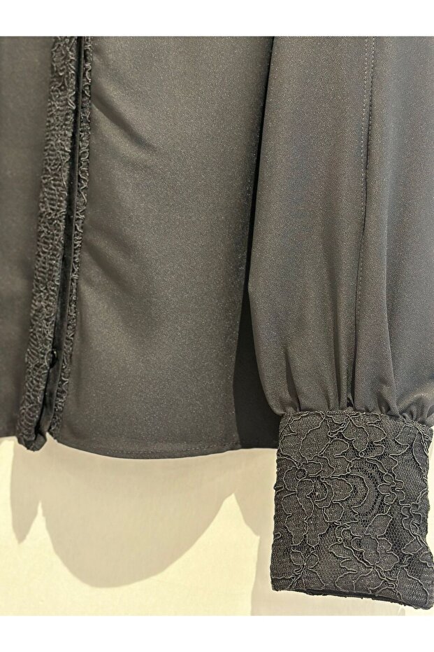 بلوزة بأكمام مكشكشة وفتحة أمامية - 4