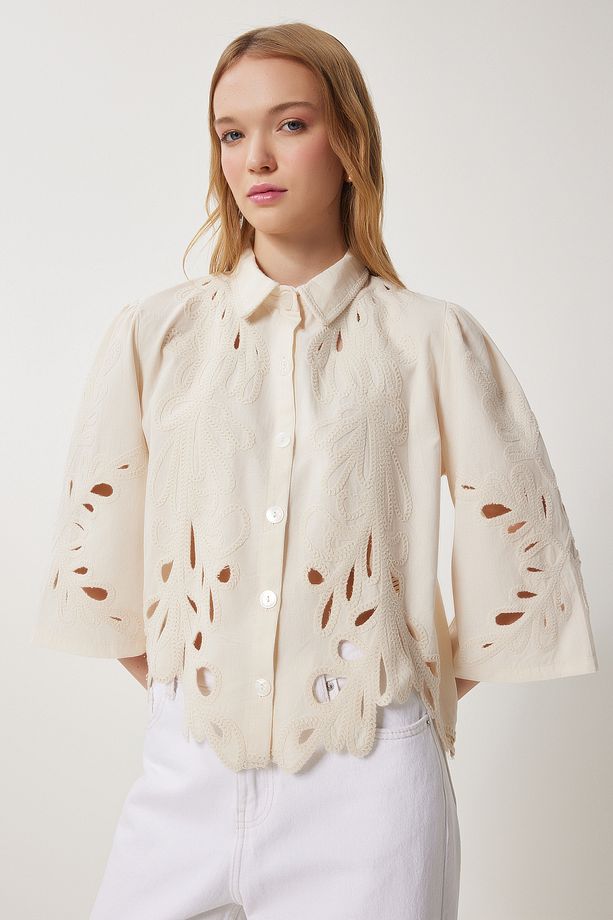Kadın Krem Ajurlu Dantel İşlemeli Crop Poplin Gömlek QS00010 - 1