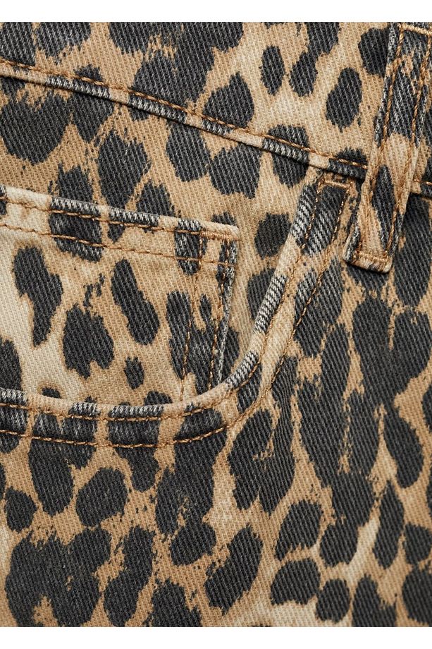 Leopar Desenli Yüksek Bel Bermuda Şort - 8