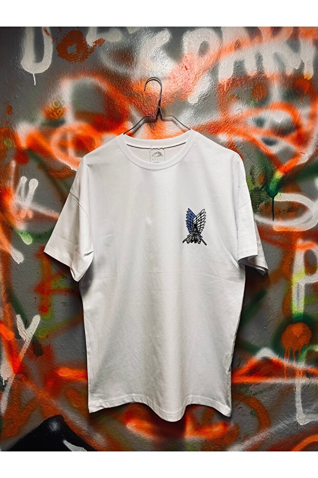 تيشيرت أساسي مصنوع من القطن بنسبة 100% بتصميم Attack On Titan - 3