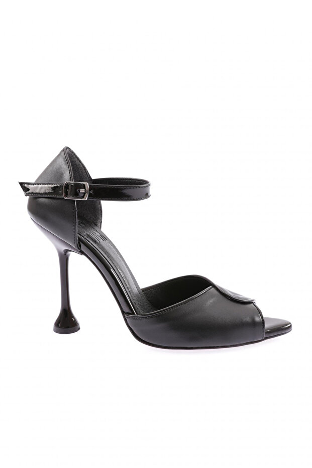05-23y Women's Pointed Toe Rubber Detailed Goblet Heeled Shoes