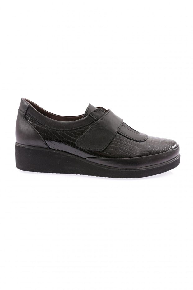 435-23y Women's Velcro Comfort Shoes