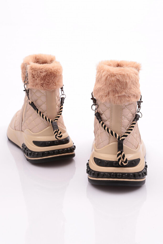 Kadın Bot Ten 131033363 - 3