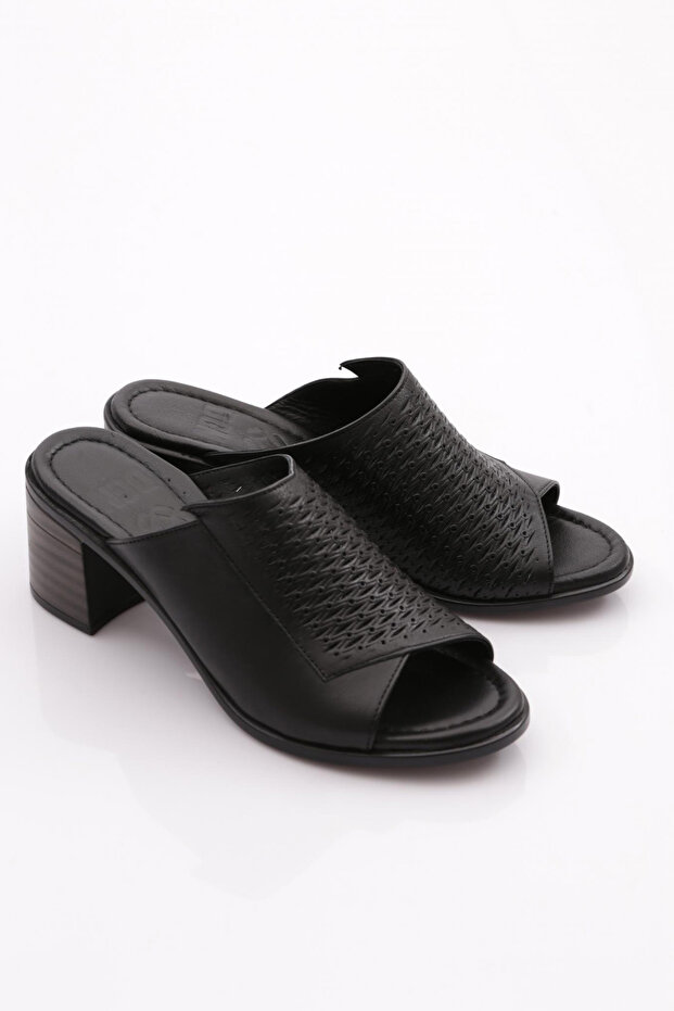 2040 Dámské pantofle - 2