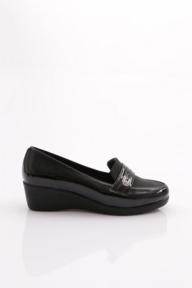 23082 Women's Comfort Shoes with Stripes on the Front