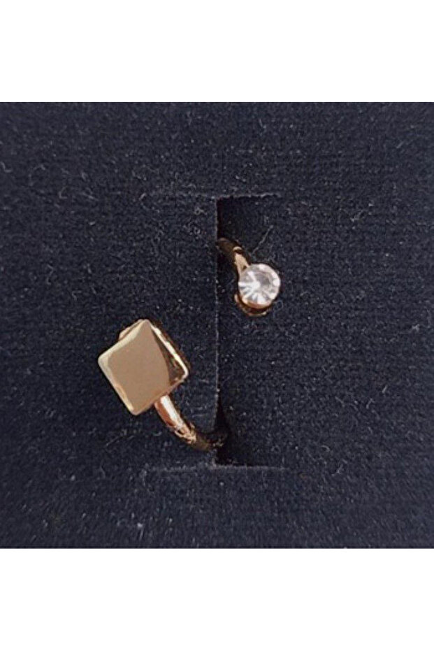 Reflect Your Style with a Stylish and Adjustable Women's Ring with Stones