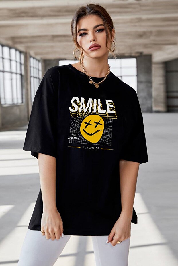 Women's Oversize T-Shirt Smile Front Print Black